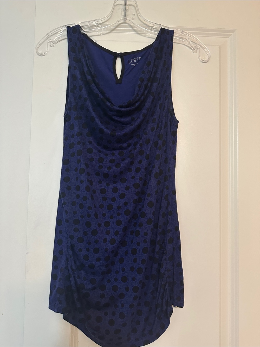 Sz XS Loft blue/purple draped neck tank top featuring a black polka dot pattern.